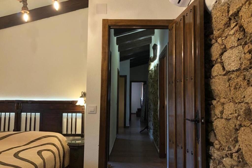 Casa - Apartamento Rural La Tahona Del Abuelo Plasenzuela Bagian luar foto