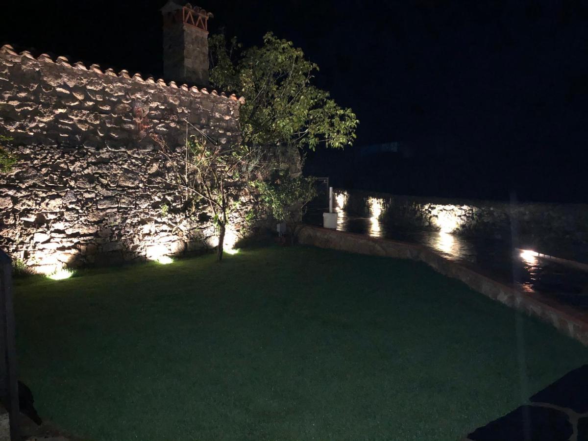 Casa - Apartamento Rural La Tahona Del Abuelo Plasenzuela Bagian luar foto